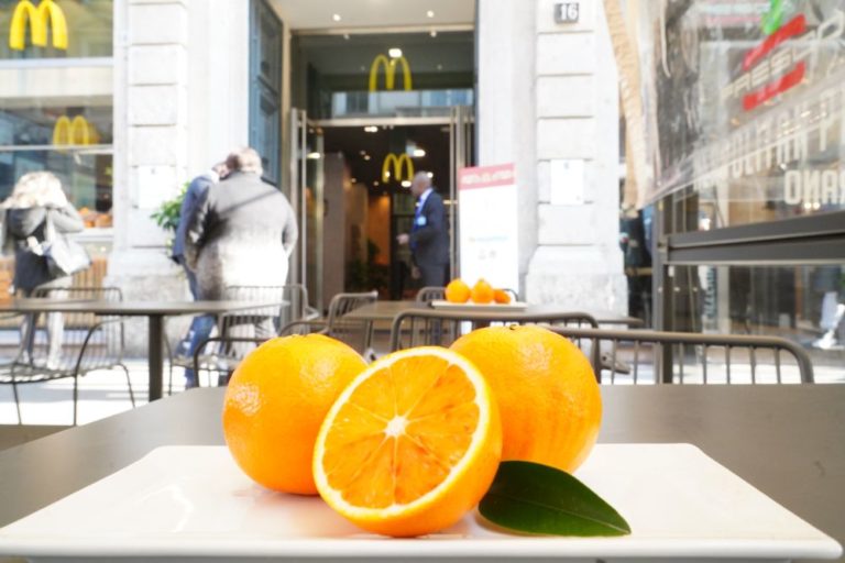 Nei McDonald’s arrivano le spremute di arancia rossa siciliana