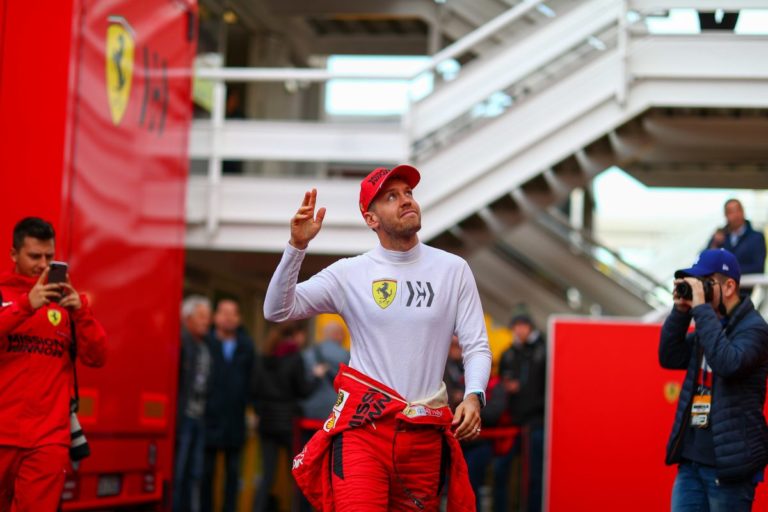 Vettel il piu’ veloce nei test di Barcellona, problema per Hamilton