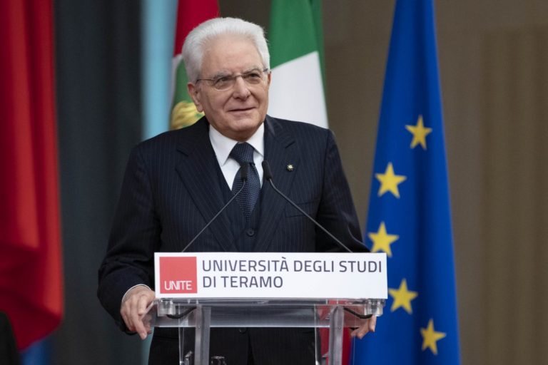 Mattarella “L’economia recuperi il rapporto con l’etica”