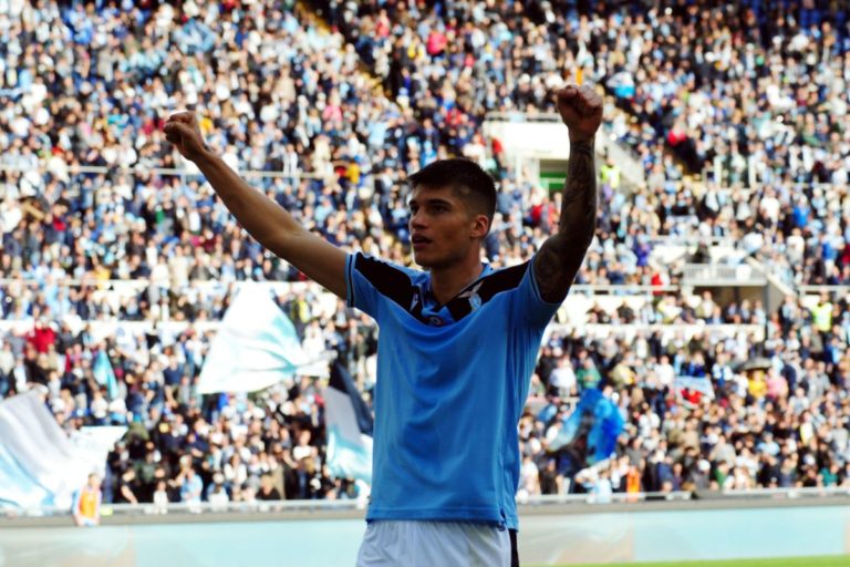 La Lazio batte il Bologna 2-0 e vola in testa