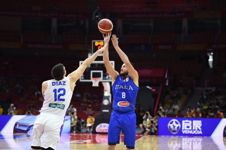 Gallinari in formato super vince derby con Melli