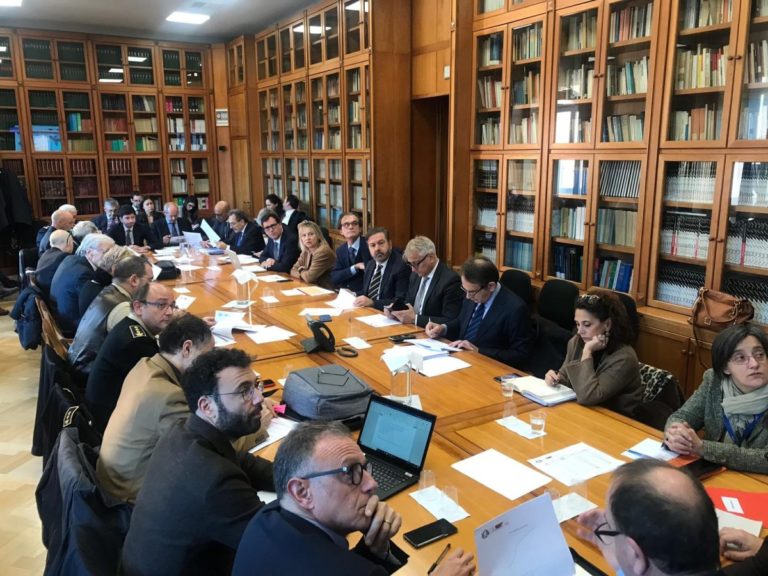 Coronavirus, voli con la Cina ancora sospesi