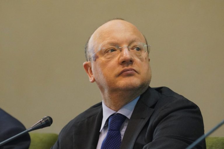 Coronavirus, Boccia “Dall’Ue ci aspettiamo un piano straordinario”