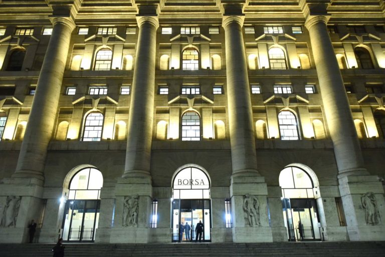 Lunedi’ nero per le Borse, Piazza Affari la peggiore d’Europa