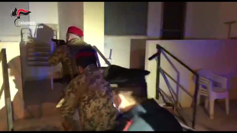 Arrestato latitante di ‘Ndrangheta, tradito da sigaretta alla finestra