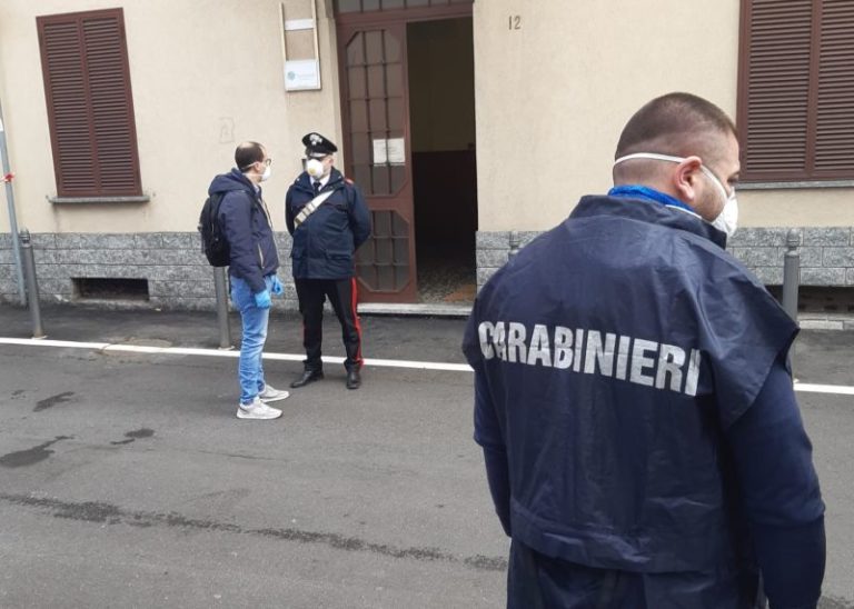 Uccide moglie e figlio e poi si suicida, tragedia nel torinese