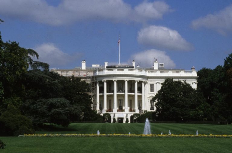 Coronavirus, Trump dichiara emergenza in Usa e stanzia 50 miliardi