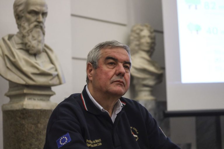 Coronavirus, in Italia 23.073 casi e 2158 morti