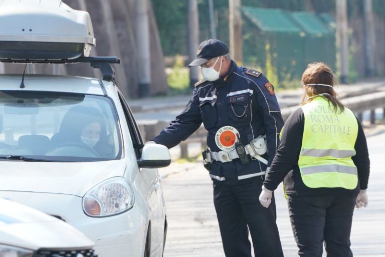 Coronavirus, da un comune all’altro solo per lavoro o urgenze