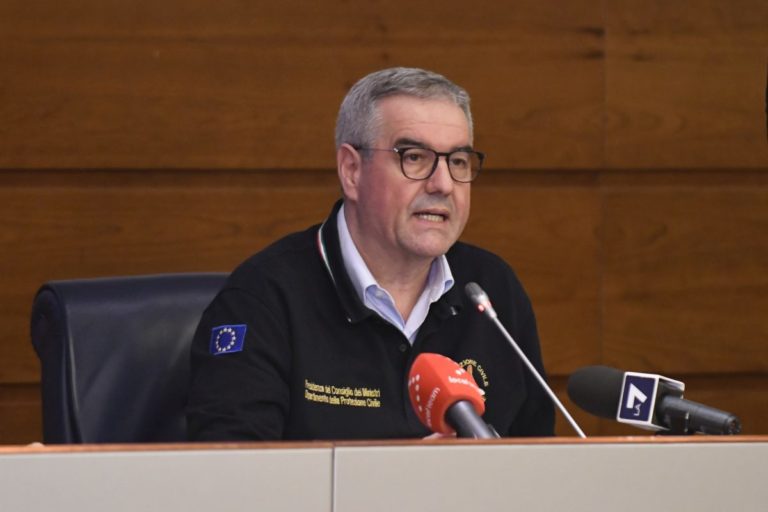 Coronavirus, in Italia 50.418 positivi, 6.077 morti e 7.432 guariti