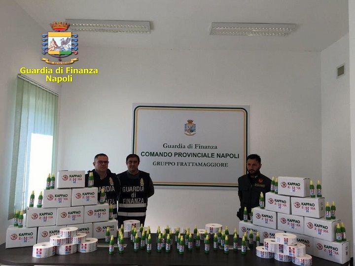 Coronavirus, fabbrica igienizzante per mani sequestrata nel napoletano