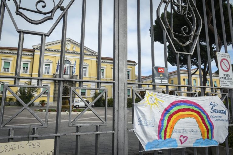 Coronavirus, continua il calo dei ricoveri allo Spallanzani