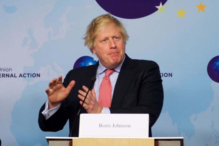 Coronavirus, Johnson chiude il Regno Unito “Restate a casa”