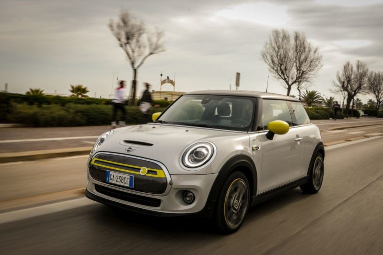 Mini Full Electric, sostenibilità e piacere di guida