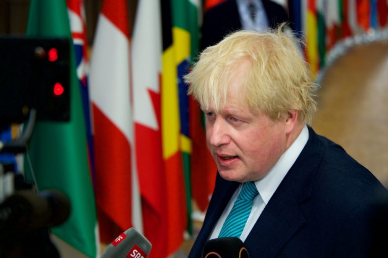 Downing Street: “Boris Johnson non ha la polmonite”