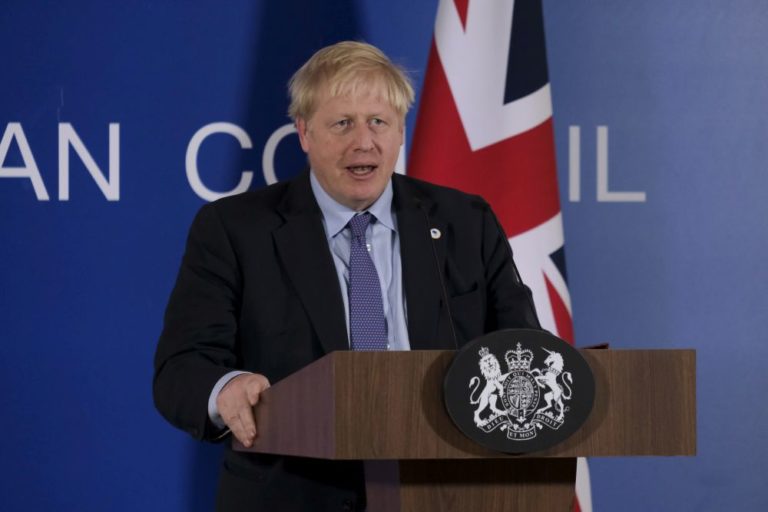 Coronavirus, Boris Johnson in terapia intensiva