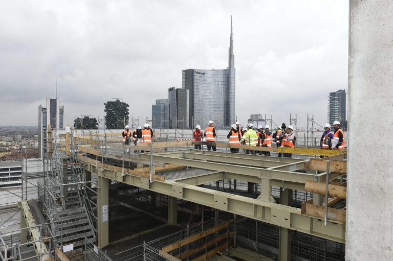 Edilizia, a febbraio in netto calo la produzione