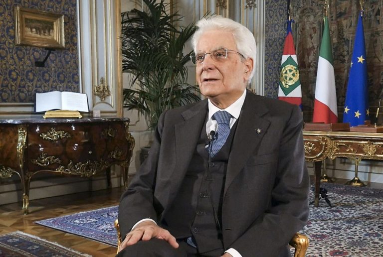 Coronavirus, Mattarella “Le scuole chiuse una ferita per tutti”