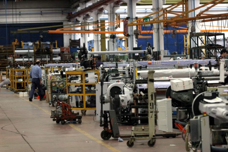 Crolla la produzione industriale a marzo