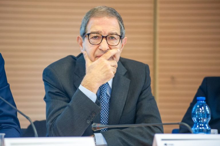 Coronavirus, Musumeci “Dati positivi ma avanti con prudenza”