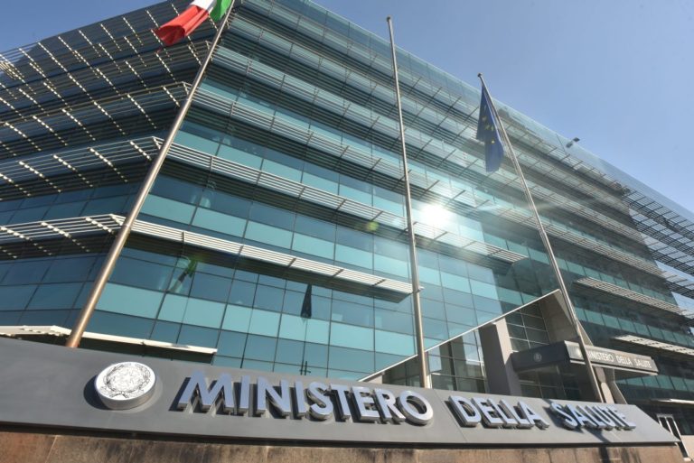 Coronavirus, al via un numero verde per il supporto psicologico