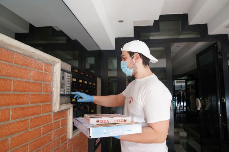 Dal 27 aprile riaprono bar, ristoranti e pizzerie per il domicilio