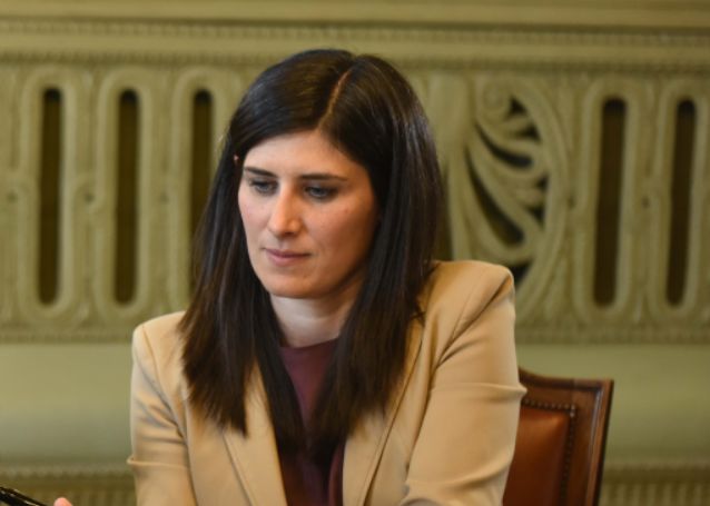 Torino, scritta contro Appendino su autobus