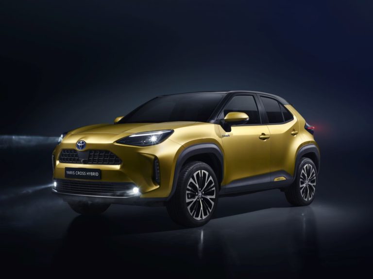 Toyota svela il nuovo SUV compatto Yaris Cross