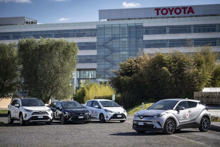 Toyota insieme alla Croce Rossa per aiutare la popolazione