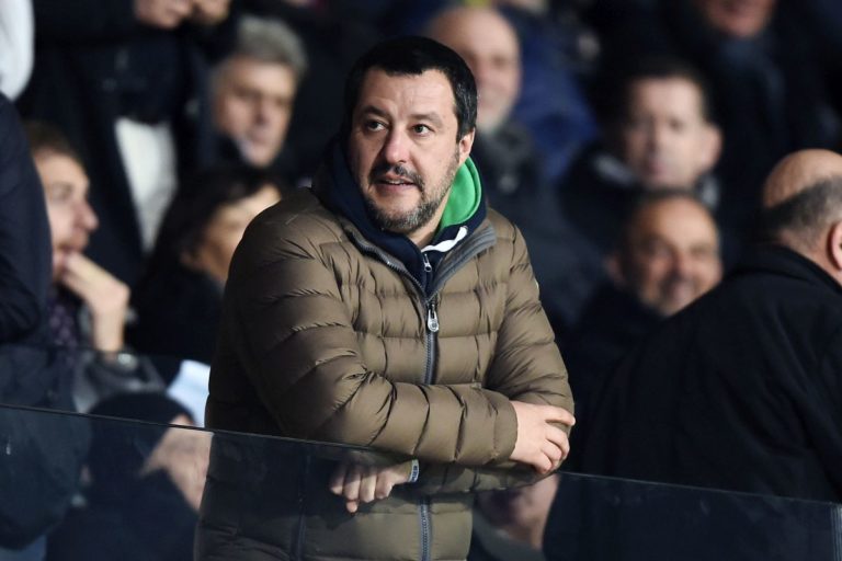 Salvini “Club rischiano di fallire, spero calcio riparta a giugno”