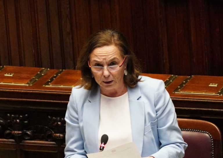 Lamorgese “Attenzione contro rischi inquinamento dell’economia legale”