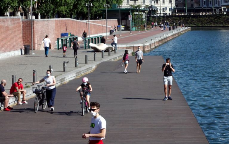 Coronavirus, Ultimatum Sala: “Rispettate regole o chiudo Navigli”