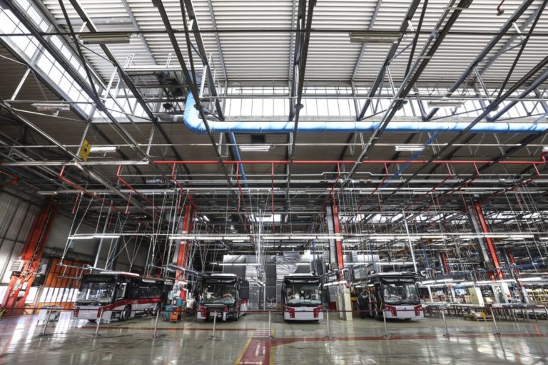 A marzo crolla la produzione industriale