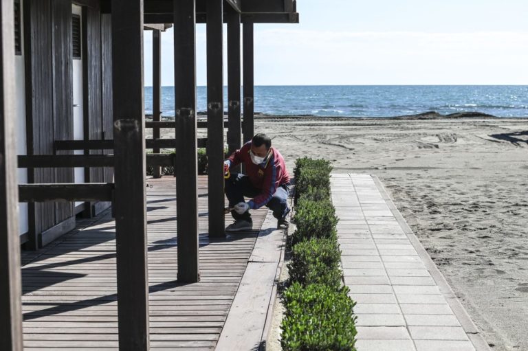 Fase 2, da Inail e Iss linee guida per ristoranti e spiagge