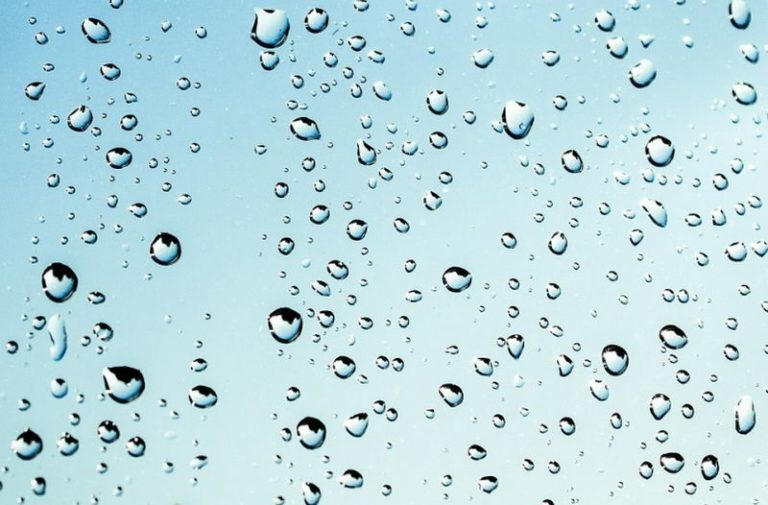 Una goccia che evapora diventa uno spettrometro per l’analisi chimica