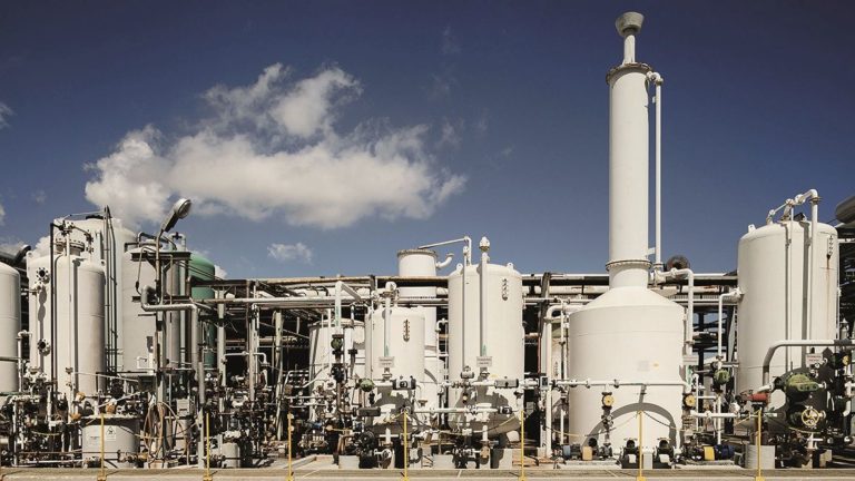 Da Sanofi Brindisi 100 tonnellate di disinfettante a P.Civile e Cri