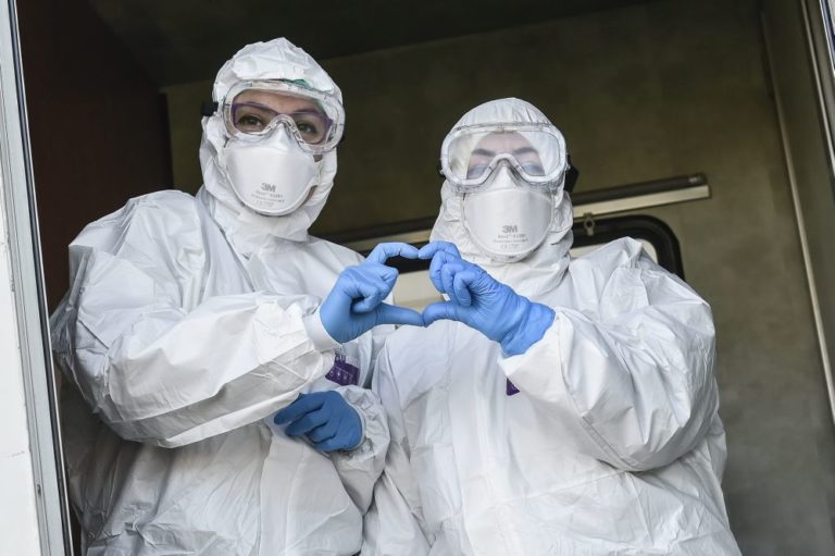 Coronavirus, gli attuali positivi scendono sotto i 70mila