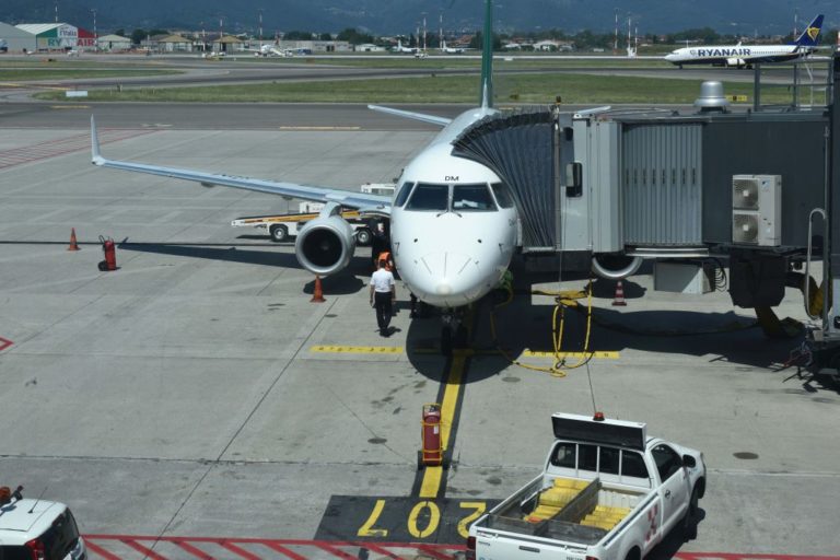 Coronavirus, ripresi i voli dall’aeroporto di Bergamo