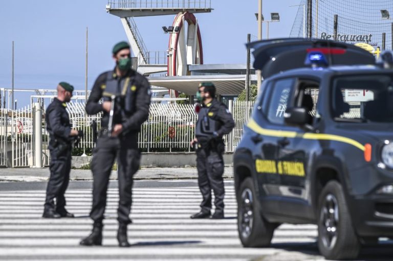 Sequestrato nel brindisino scafo con mezza tonnellata di droga