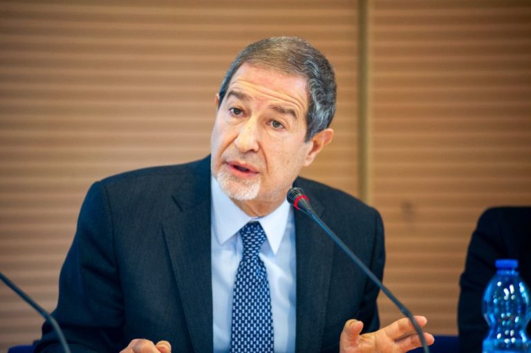 Covid, Musumeci “Se necessario pronto a dichiarare zone rosse”