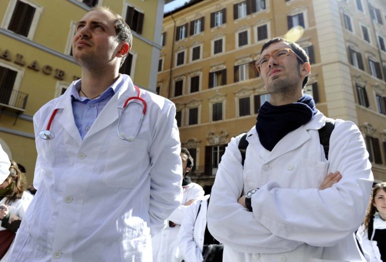 D’amato “Entro giugno bando bonus a specializzandi”