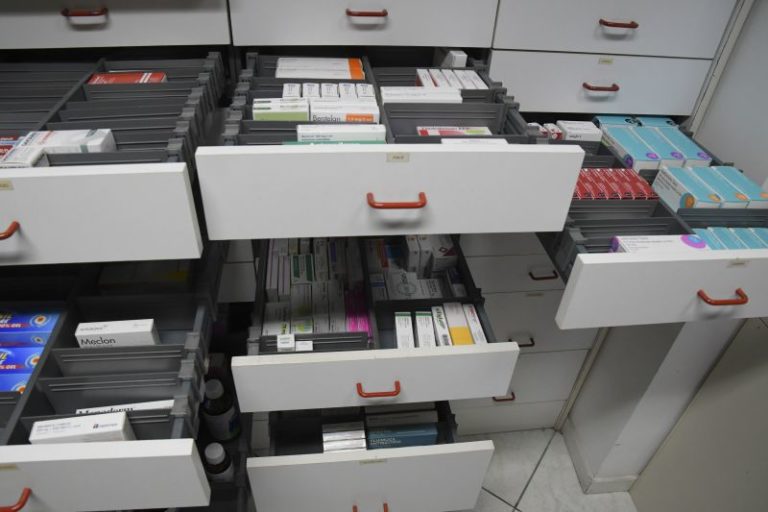 Federfarma, nel 2019 in media 18,2 confezioni di medicinali a italiano