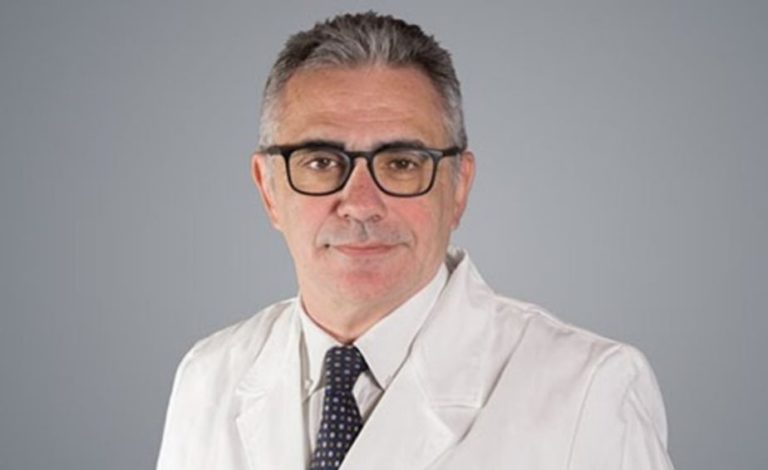 Coronavirus, il virologo Pregliasco: “Attenti a igiene barba e baffi”