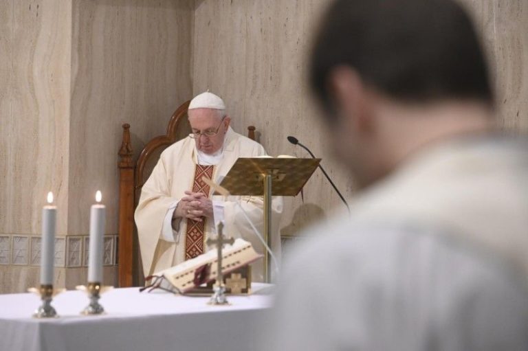 Coronavirus, Papa Francesco prega per i governanti