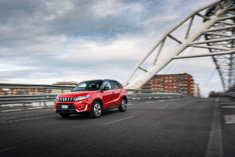 Tutta la gamma Hybrid ti aspetta nelle concessionarie Suzuki