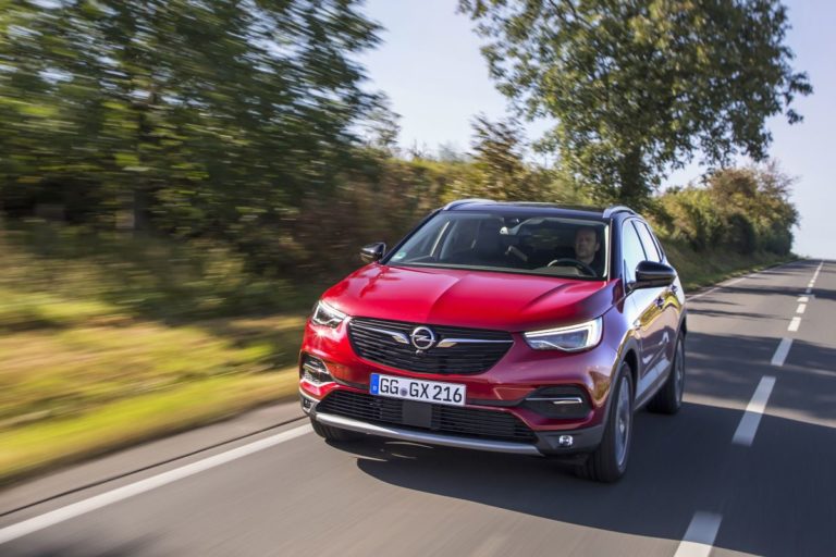 L’estate è l’occasione per andare in vacanza con Opel Grandland X