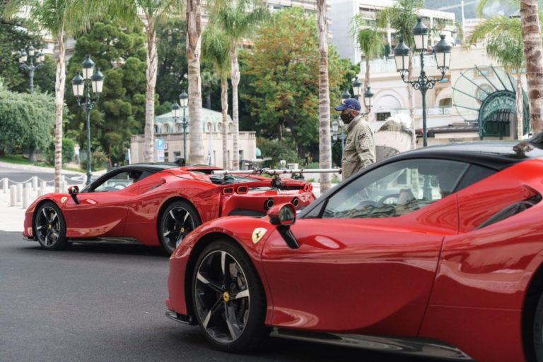 “Le grand rendez-vous” di Lelouch con Leclerc e la SF90 Stradale