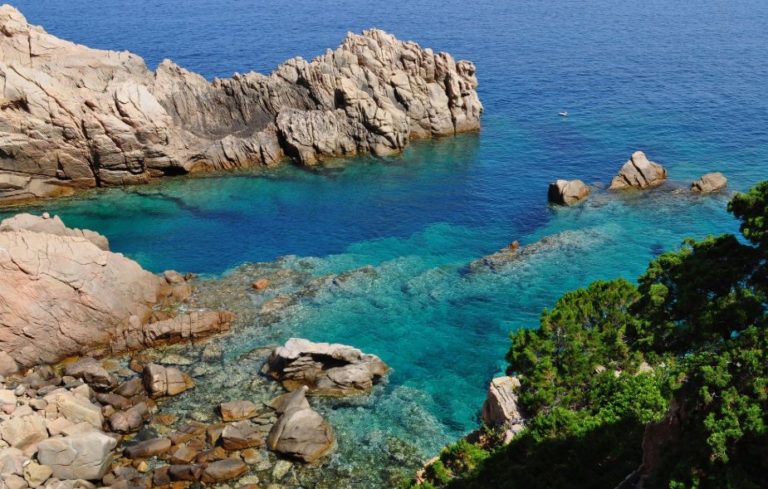 Ispra, il mare della Sardegna per il 99,7% è eccellente