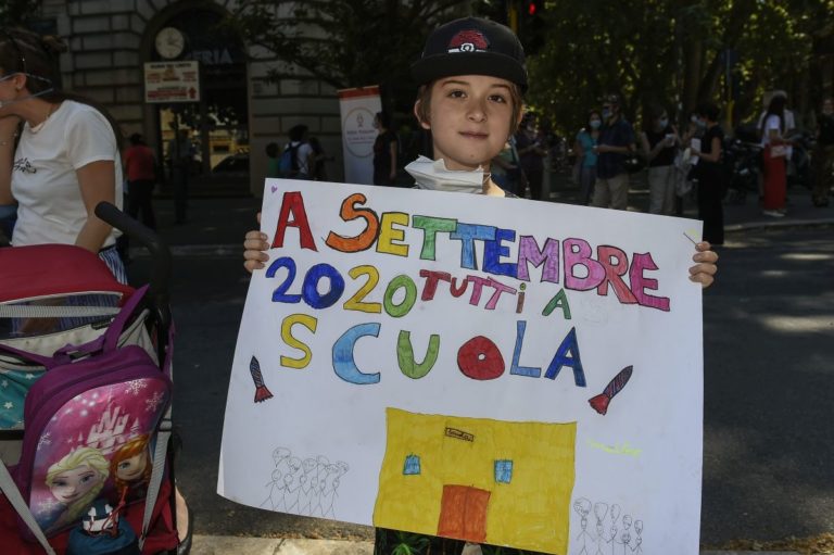 Bonaccini “Riaprire scuola a settembre, preoccupano elezioni”