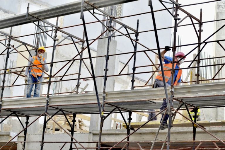 Blocco dei licenziamenti solo un analgesico senza le riforme